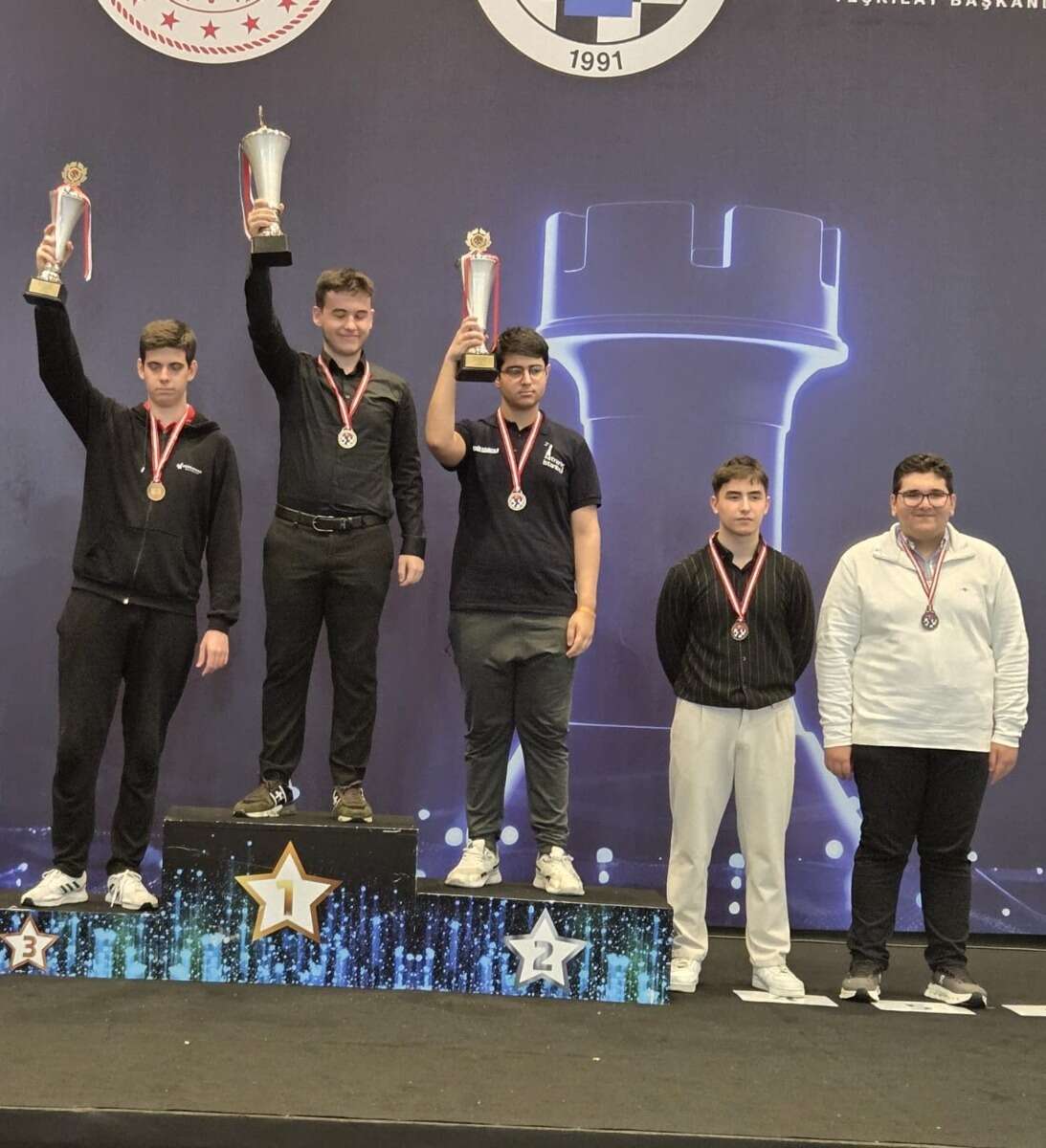 Muğla Büyükşehir Satranç Takımı’ndan Türkiye Şampiyonluğu 2